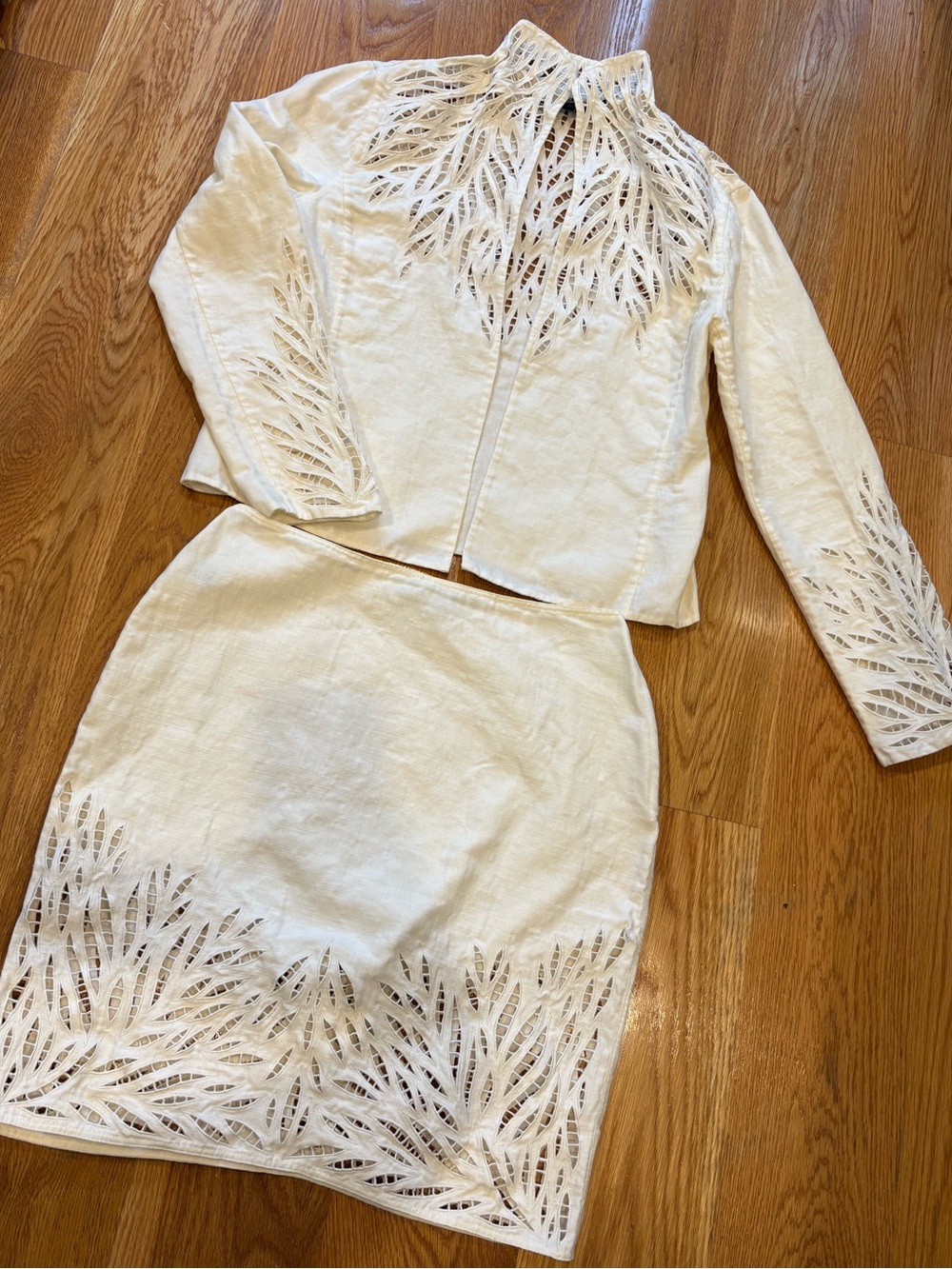 Linda Allard Ellen Tracy Vintage Laser-Cut Linen Ivory Suit Set (Size 8)